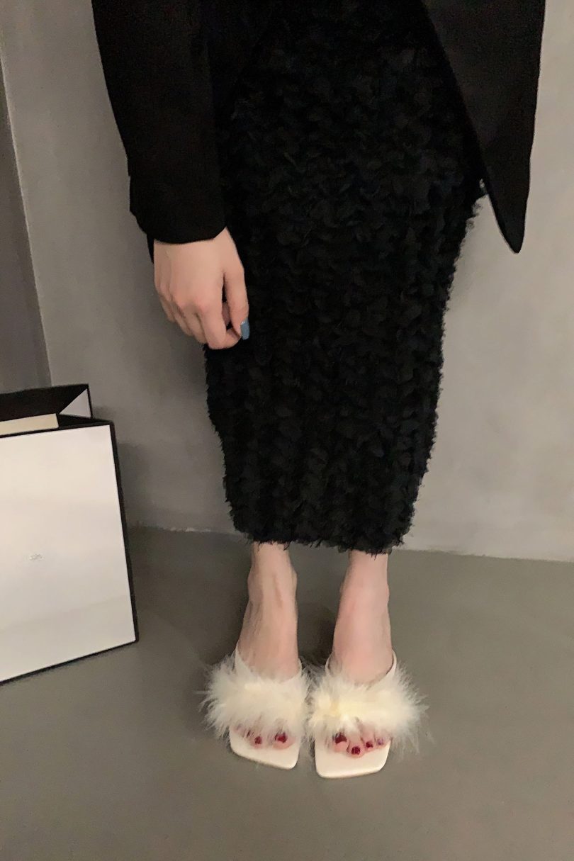 New high heel furry sandals - Image 3