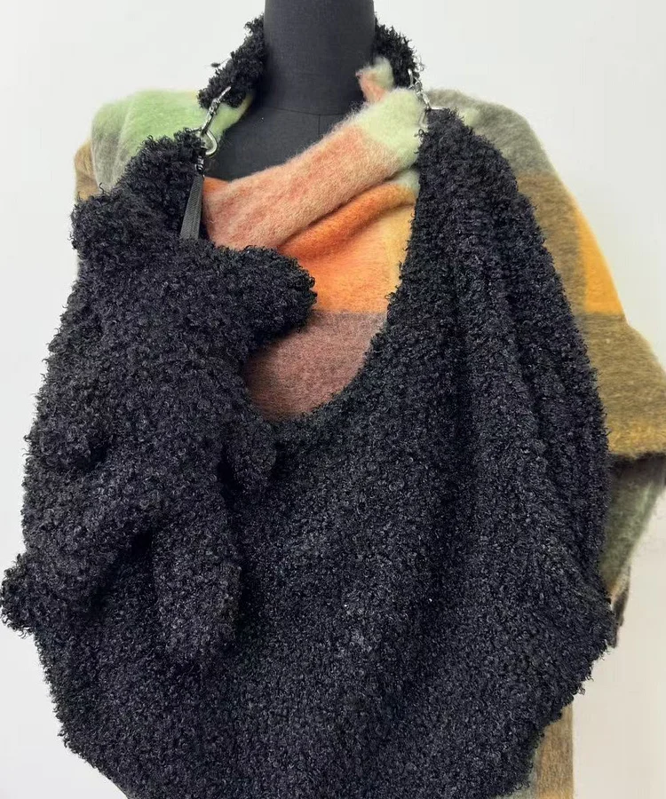 Cozy Black Large Capacity Faux Fur Shoulder Bags - Image 2