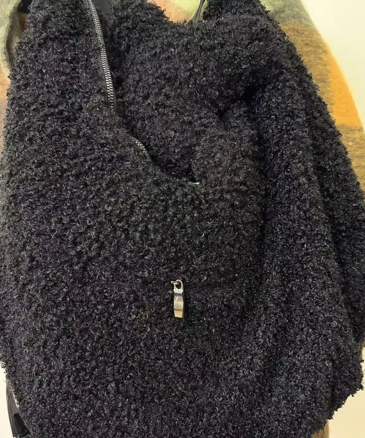 Cozy Black Large Capacity Faux Fur Shoulder Bags - Image 3